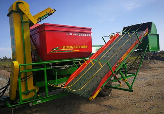 3,扶余市鑫峰龙4hjq-2.0型牵引式花生捡拾收获机