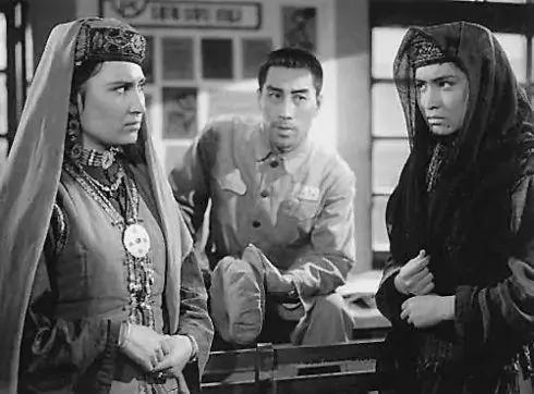 红色经典影视民歌，最新革命红歌最好听的十首歌（那些美到窒息的红色经典歌曲）