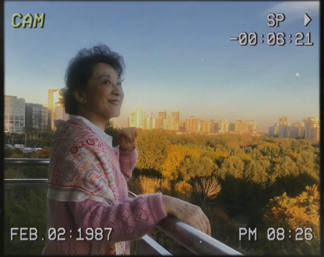 72岁的王馥荔如今过得怎样，老戏骨王馥荔被老公宠成少女