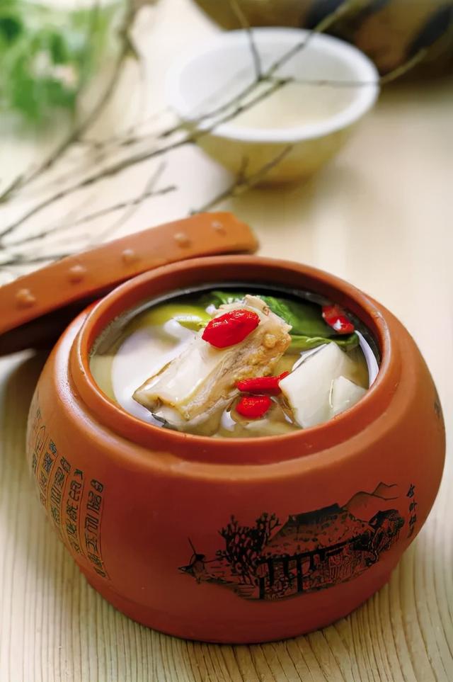 青果的功效与作用，青果的功效和作用有哪些（养阴生津又降火不可少）