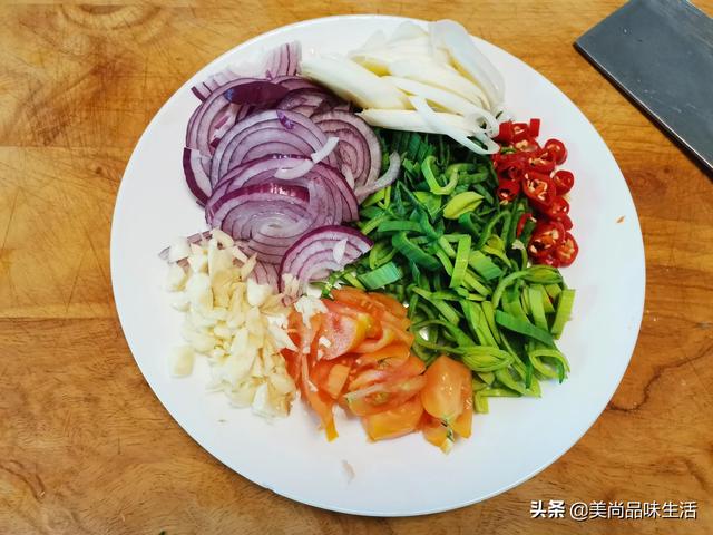 家庭简易清汤火锅底料，自制清汤火锅底料（火锅汤底用什么熬最好）