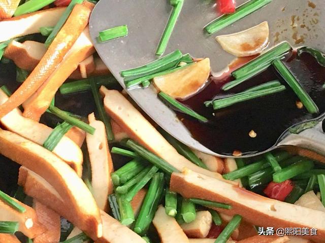 炒豆干的家常做法，豆干怎么炒好吃家常做法大全（来试试这种烹饪方式）