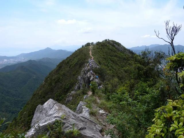 深圳坪山有什么寺庙，深圳坪山哪里有寺庙（我找了深圳10座山和你爬）