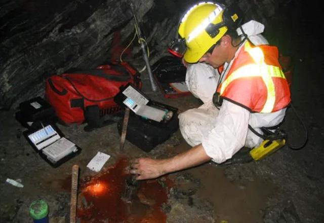矿泉水的保质期一般是多久（为什么地球上的水几亿年都不会过期）