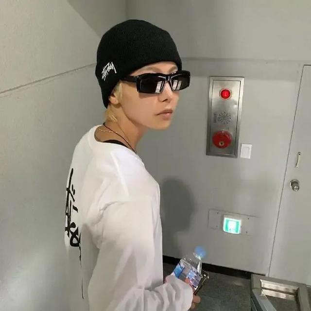 男头。忘掉种过的花，微信头像，男头。忘掉种过的花，重新开始。（“其实我不太懂喜欢）