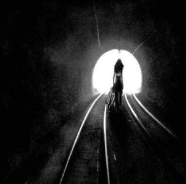 心情不好感觉压抑怎么办，很压抑怎么办（告诉你常用的九种心理发泄的方法。）