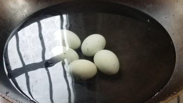 皮蛋怎么做好吃，皮蛋怎么做好吃零基础（做法简单又下饭）