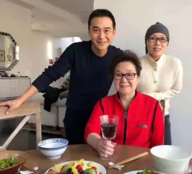 黄梅戏五朵金花,黄梅戏五朵金花是哪五个(42岁嫁小15岁老公) 黄梅戏五朵金花,黄梅戏五朵金花是哪五个(42岁嫁小15岁老公)