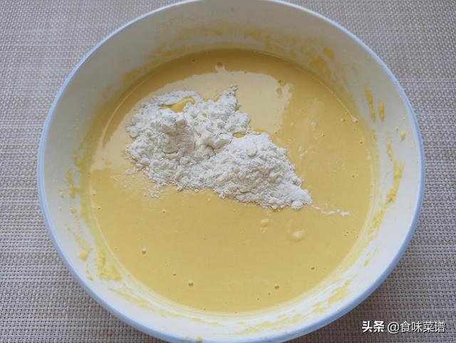 玉米饼子怎么做更松软，玉米大饼子怎么做松软（做对了比面包还好吃）