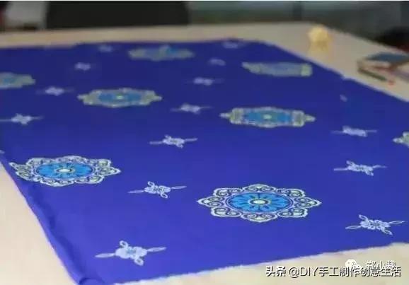齐胸襦裙不掉下的方法，齐胸襦裙老是掉怎么办（每一步都详细的讲解分析）