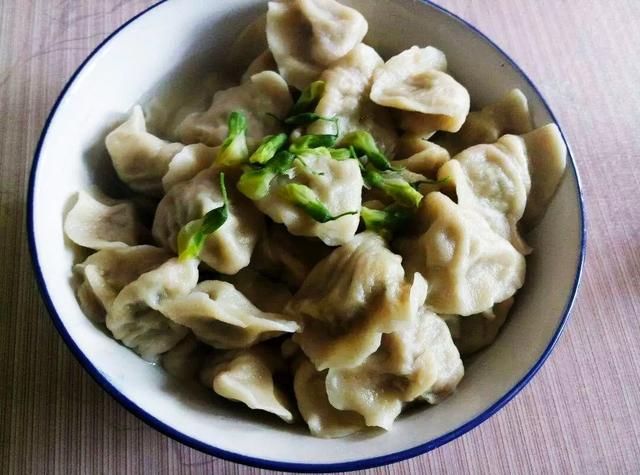 槐花怎么做好吃，洋槐花怎么做好吃（怎能再错过槐花）