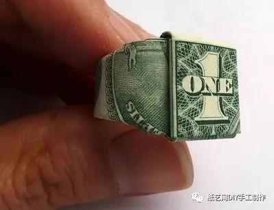 纸戒指的折法图解，如何折一个纸质的玫瑰戒指（谁会不心动<附教程>）