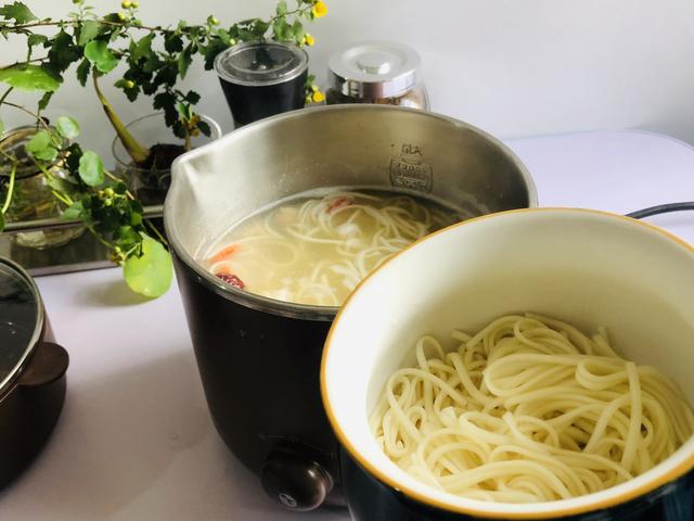 怎样做鸡汤面才好吃，十分钟就能给身体充满能量