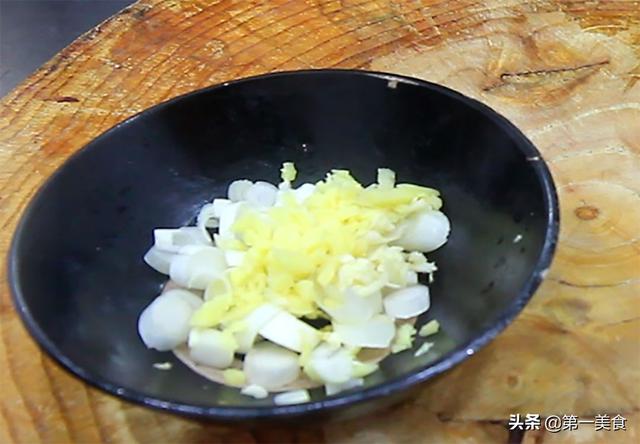 四川正宗辣子鸡的做法，炒辣子鸡怎么炒好吃（厨师长分享辣子鸡的做法和腌制配方）