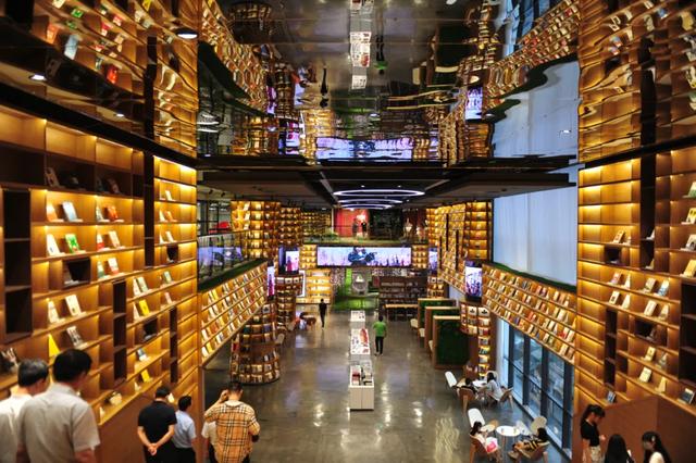 附近书店在哪个位置离我最近，离这里最近的文具店（厦门这些“有颜有料”的书店）