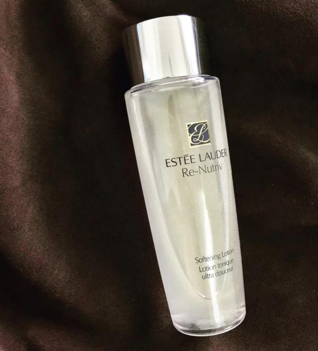 雅诗兰黛红石榴水，雅诗兰黛红石榴水滋润型和清爽型（雅诗兰黛常见的6款精华水）