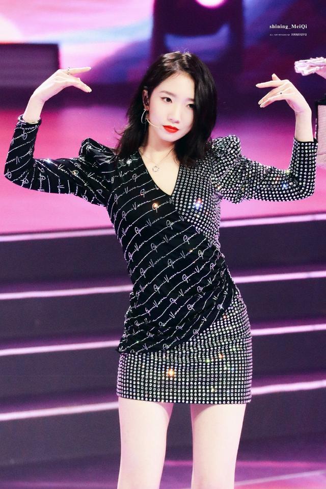 孟美岐宝贝啊，孟美岐 哇唧唧哇（孟美岐机缘巧合寻得金主图片）