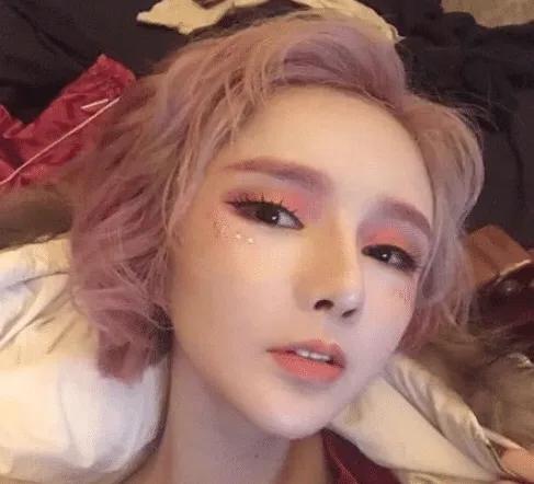 葬爱家族创始人，葬爱家族创始人是谁（当年带偏半数90后的“葬爱家族”大佬们）