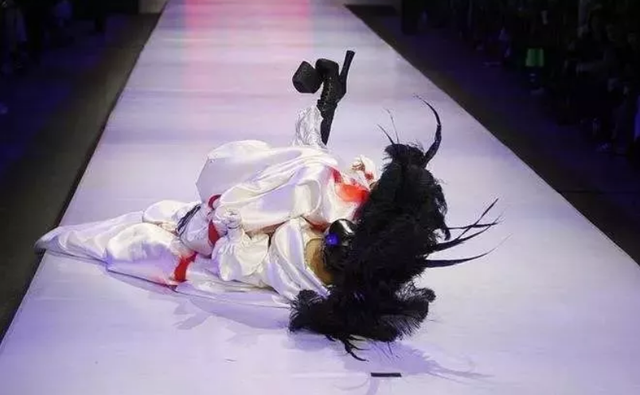 小虎队恩怨33年：吴奇隆苏有朋想起“二哥”的日子