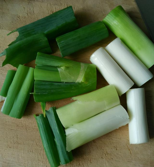 狗肉汤的做法有哪些，狗肉汤的做法有哪些图片（神仙美食狗肉煲）