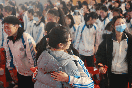 桂林市第一中学，桂林一中好不好录取分数线是多少（成就未来”中考冲刺动员大会纪实）