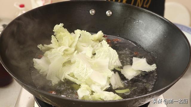 大白菜汤怎么做简单又好喝，记得多加这一样食材