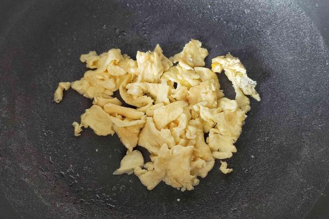 秋葵的做法大全秋葵炒鸡蛋的做法_炒鸡蛋秋葵的做法大全家常，秋葵怎么做才好吃家常做法怎样挑选秋葵（鸡蛋和它一起炒）