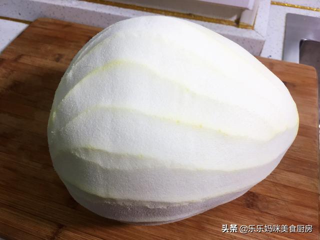 柚子茶的做法，柚子茶的功效与作用及食用方法（入冬后建议多喝蜂蜜柚子茶）