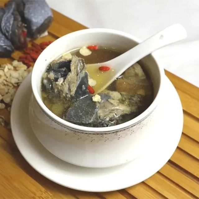 生熟地龙骨汤的功效，深圳粤菜大师带你揭秘背后的匠心