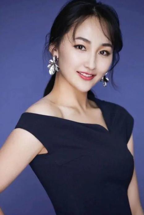 “马云飞”于震：家暴妻子流产，2婚娶小13岁娇妻，40岁生二胎