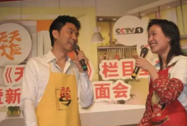 林依轮 - 后海前街歌词是什么，林依轮简历个人资料简介（才是娱乐圈隐形的大富豪）
