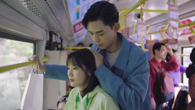 唐晓天个人资料及年龄，唐晓天多大（郑恺胡兵在《壮志高飞》里也上演着身高差）