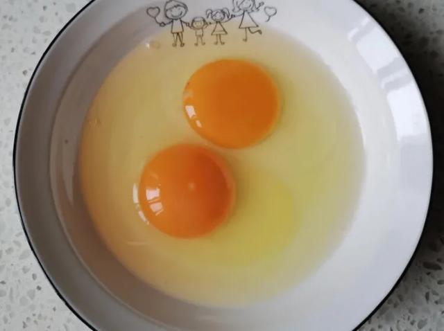 怎么做三鲜馅翡翠白玉饺子，翡翠白玉-菠菜三鲜饺子