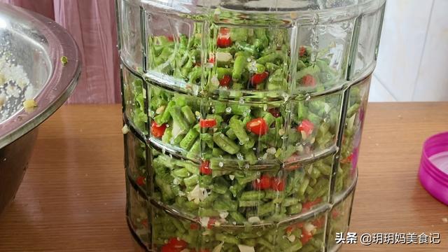 怎样腌制豆角，怎样腌制豆角才长期保存不坏（传统盐水腌酸豆角）