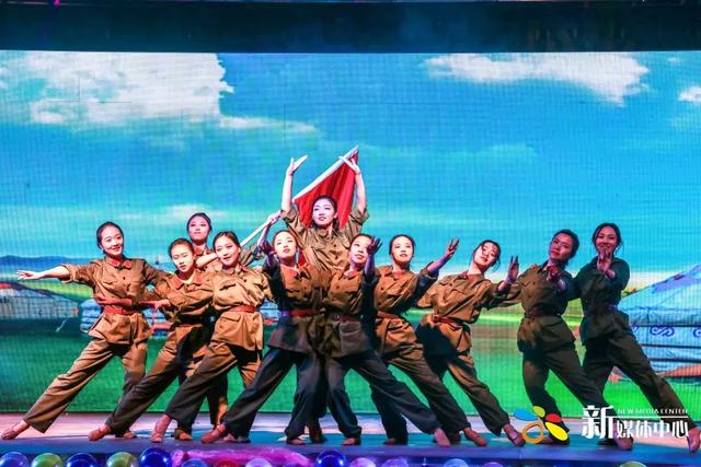 外婆的澎湖湾串词，外婆的澎湖湾串词主持人（2019元旦晚会）