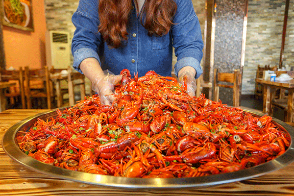 烧好的龙虾第二天可以吃吗，烧好的龙虾第二天可以吃吗有毒吗（一次说清楚小龙虾的那些事儿）