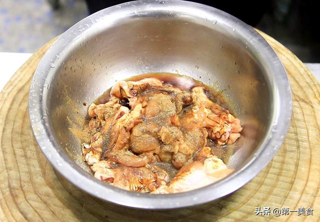 怎么炸鸡翅根又脆又香，自制香酥鸡翅根