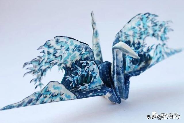 如何做一个千纸鹤，怎样才能做千纸鹤（一千天叠出1000种纸鹤）