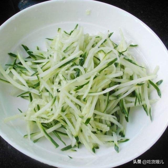 凉皮可以保存几天，凉皮可以放多久（一天能卖出300碗的凉皮在家做）