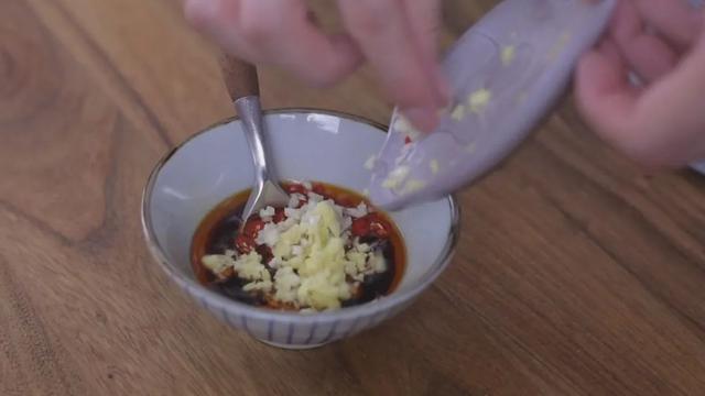 酸辣牛肚的做法，酸辣牛肚的做法步骤（凉拌牛肚的家常做法）