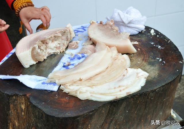 白砍兔怎么煮才嫩，白砍兔煮多少分钟（李庄白肉是最吸睛的美食）