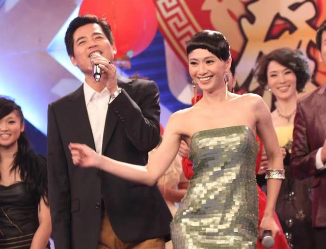 66岁老戏骨萧大陆被曝登记结婚，侯怡君身高（相差23岁被指“父女恋”）