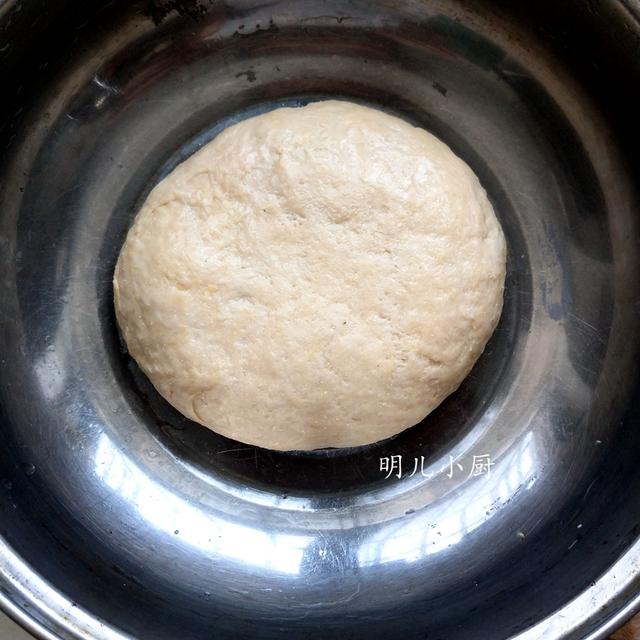 俄罗斯烤馒头做法，俄罗斯烤馒头图片（这样外酥里喧凉了更香）