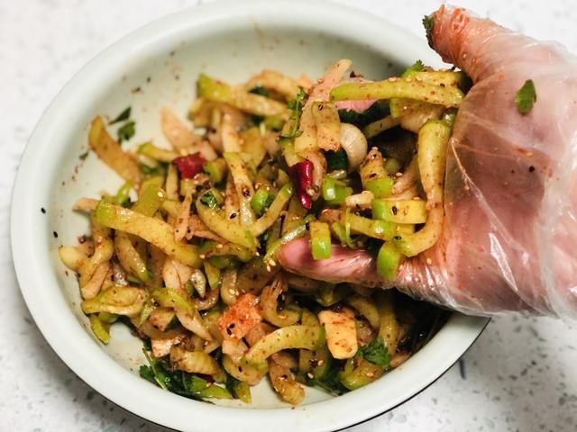 咸萝卜的腌制方法，韩国泡菜萝卜的腌制方法是什么（不要只会加酱油）