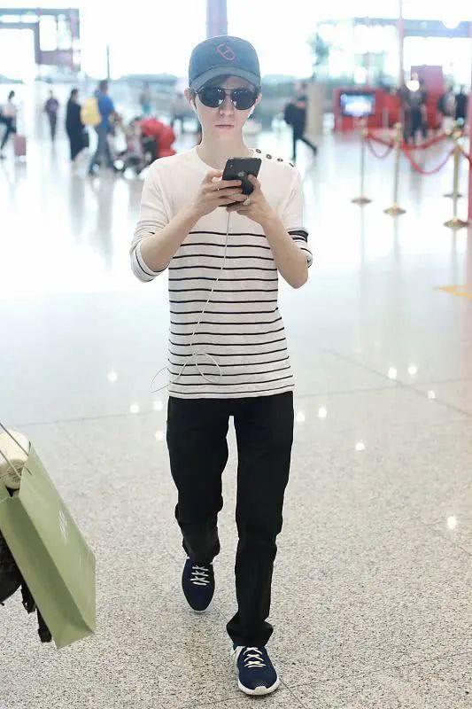 郭敬明多高，郭敬明身高为什么那么低（造型就穿出了165cm的效果）