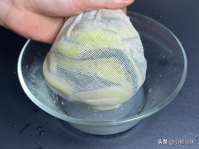 炒黄瓜片的家常做法，土豆片炒黄瓜片的家常做法（黄瓜这样炒实在太好吃了）