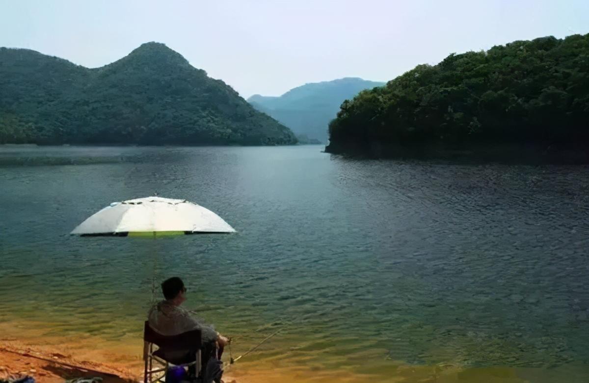 掌握钓浮调漂两大技巧，轻松提升钓鱼成功率，新手也能快速上手的实战方法