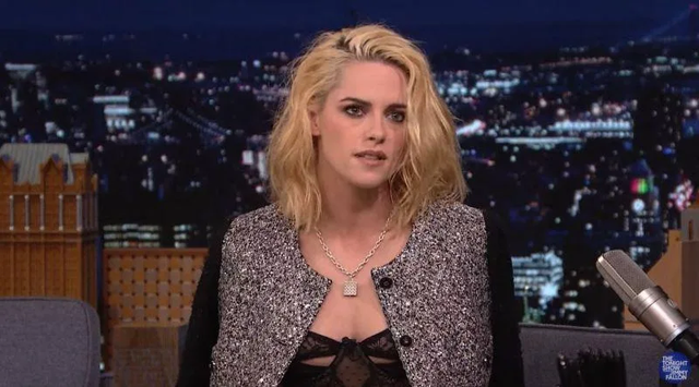 鲁伯特·山德斯，鲁伯特 桑德斯（俩人没有特定的“性别角色”）