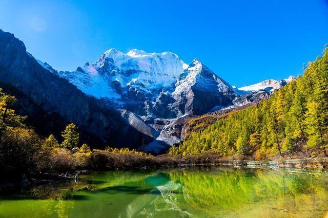 四川5大旅游城市攻略，四川好玩的城市排行榜（四川省最好玩的10个地方）