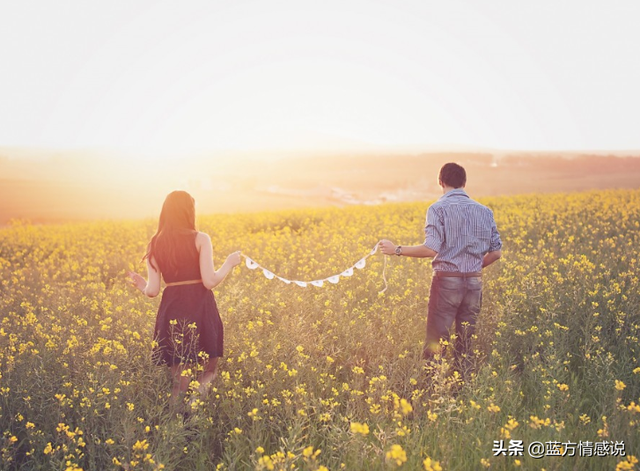 小三都是怎么哄男人开心的，能让男人瞬间就哭的话（靠哄就能够把出轨男人彻底拿捏住）